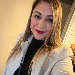 Meet your Posher, Ivette